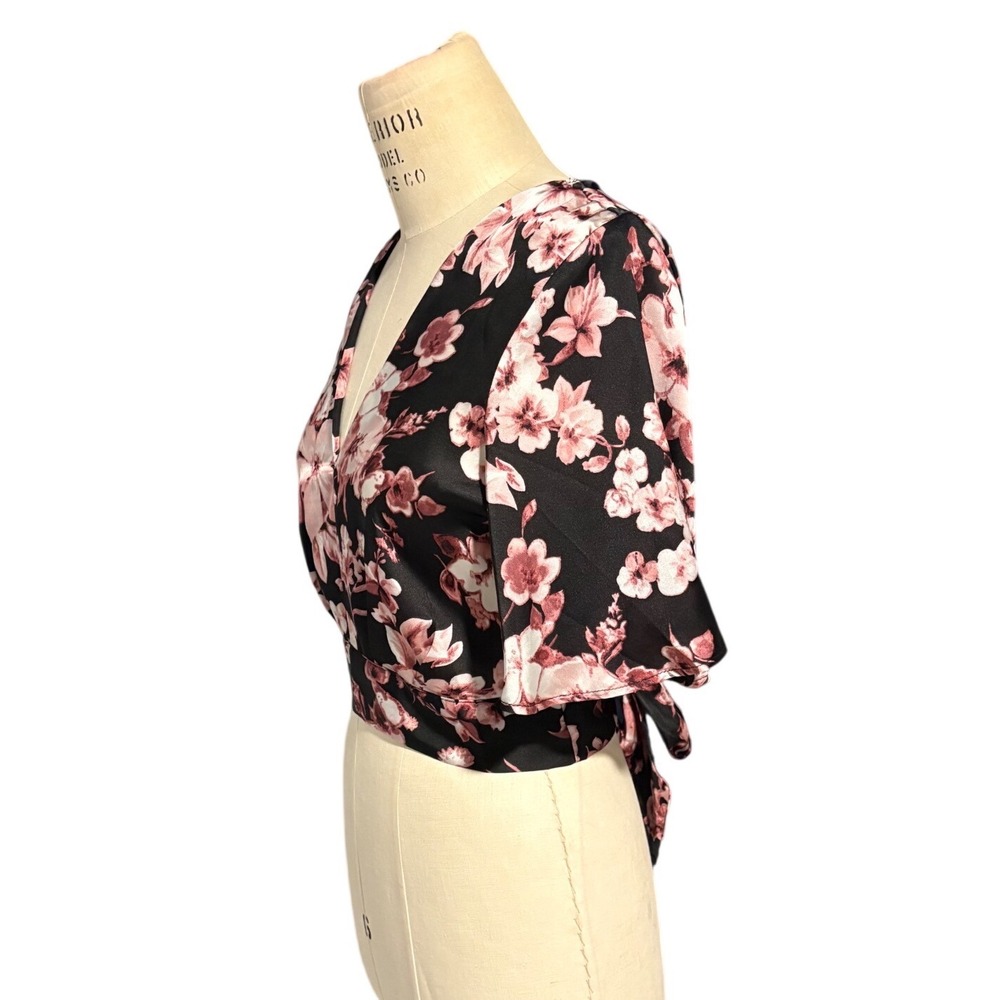 Black Pink Floral Satin Open Back Tie Crop Top Short Flutter Sleeve Small‎ - Picture 3 of 10